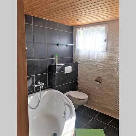 Whole Large 3 Levels 아파트