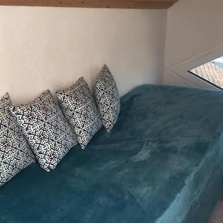 Whole Large 3 Levels Port-Valais